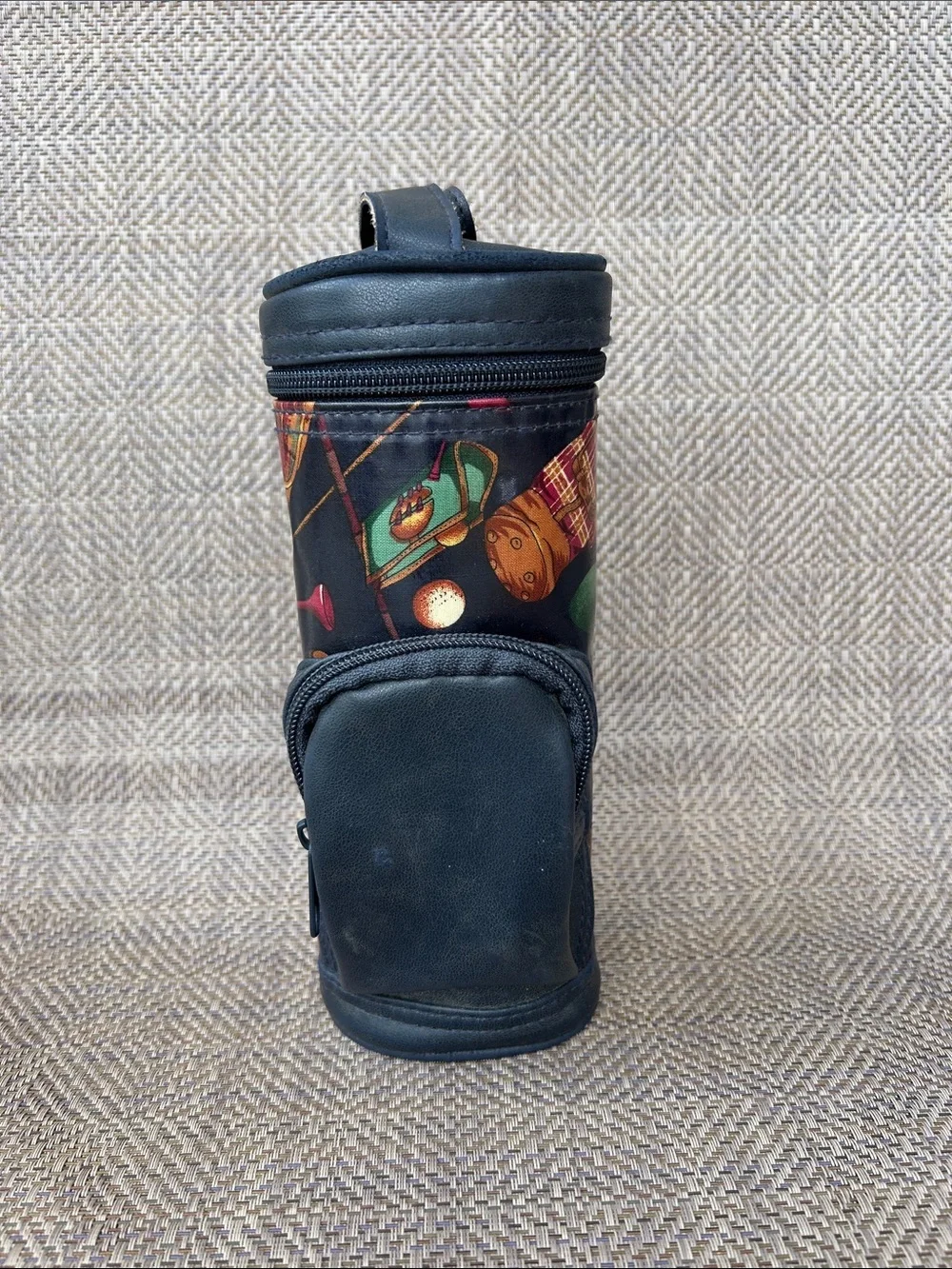 Black vintage golf themed PU leather mini golf ball cigar pouch bag.